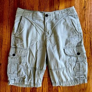Men’s Urban Pipeline Gray Cargo Shorts - size 33